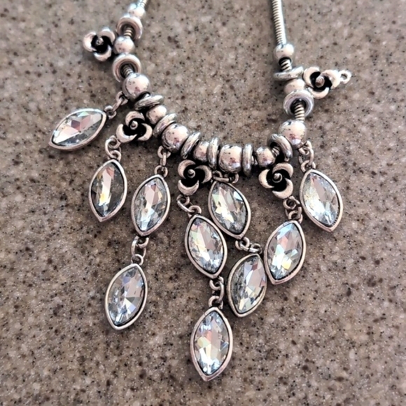 Rhinestone Crystal Jeweled tear drop Necklace - Picture 9 of 11
